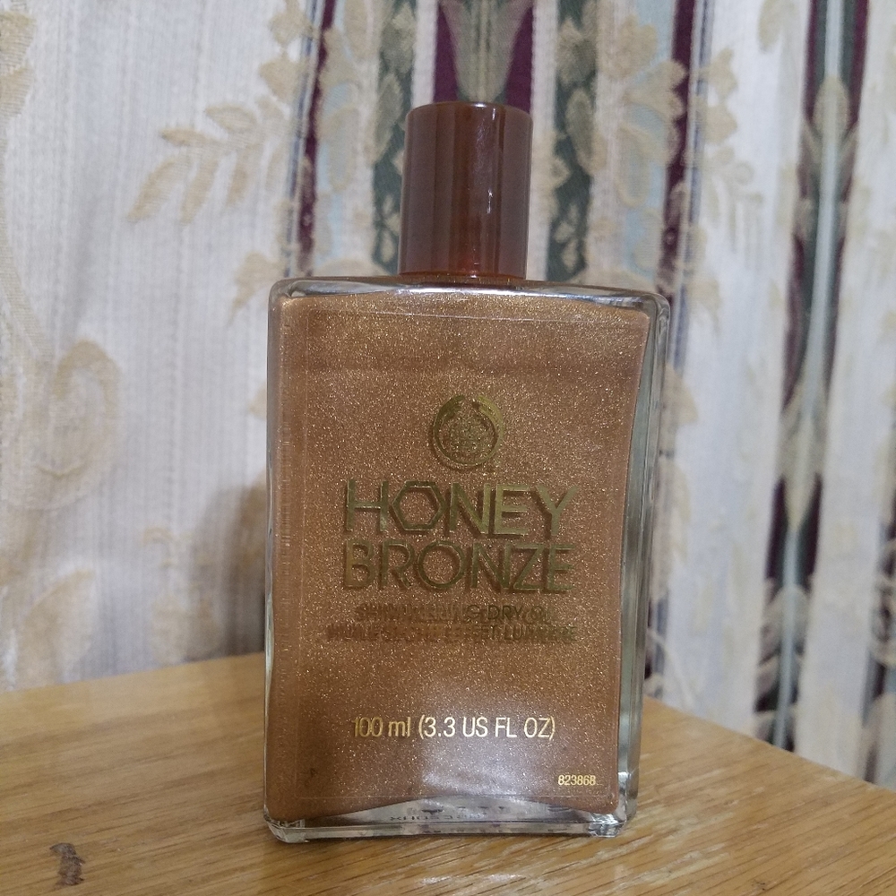 Shimmerring body oil